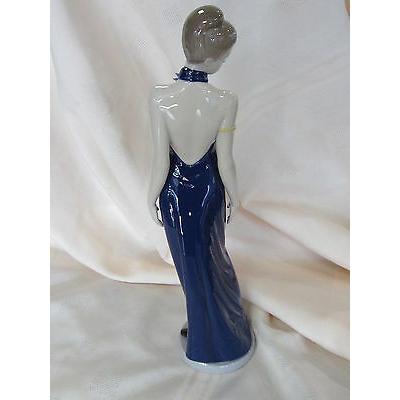 秋冬の主役◎ リヤドロ NAO BY LLADRO ELEGANCE SPECIAL EDITION #1831 BRAND NIB WOMAN BLUE DRESS SAVE$ FS 【3202193556】(16885円)