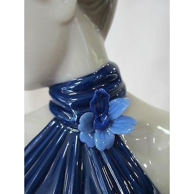 秋冬の主役◎ リヤドロ NAO BY LLADRO ELEGANCE SPECIAL EDITION #1831 BRAND NIB WOMAN BLUE DRESS SAVE$ FS 【3202193556】(16885円)