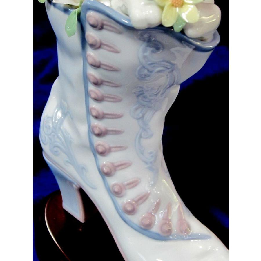 リヤドロ LLADRO A WELL HEELED PUPPY FIGURINE #6744 BRAND NIB RARE 