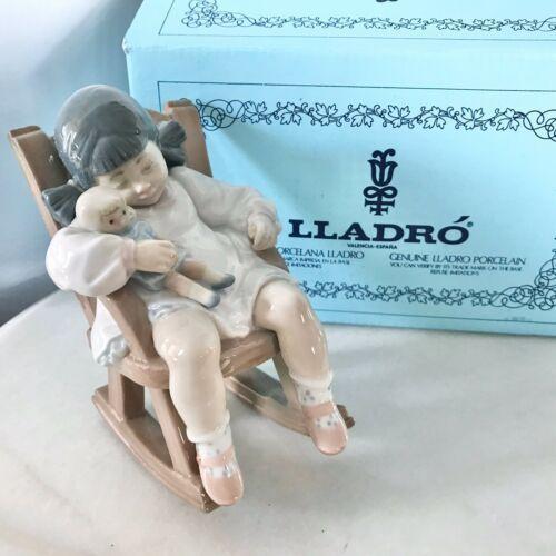 LLADRO（リヤドロ） “NAP TIME” GIRL & DOLL ASLEEP IN ROCKER ROCKING