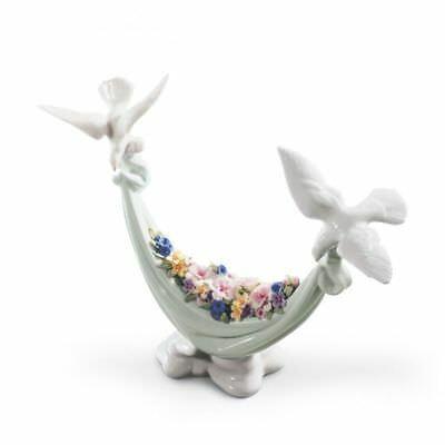 「正規品」 リヤドロ Lladro Petals of Peace Doves Figurine 01006579