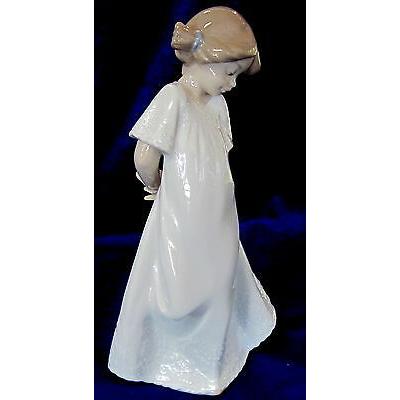 LLADRO（リヤドロ） NAO BY LLADRO SO SHY GIRL FIGURINE #1109 BRAND