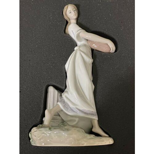 LLADRO（リヤドロ） Lladro Gardens Of Athens # 01007704 Retired