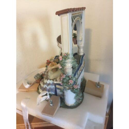 LLADRO（リヤドロ） Lladro Andalusian Spring, Open Box, New : 華
