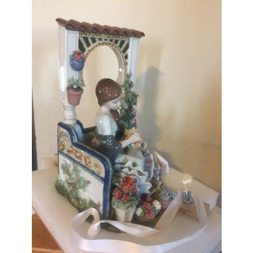 LLADRO（リヤドロ） Lladro Andalusian Spring, Open Box, New : 華