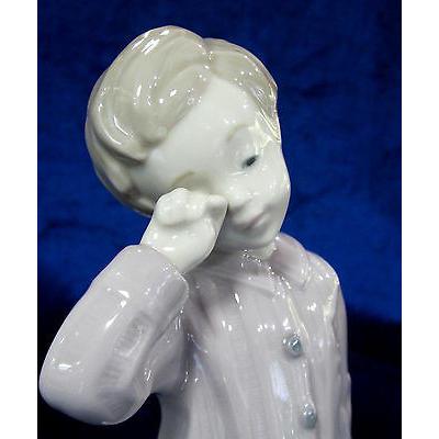 LLADRO（リヤドロ） NAO BY LLADRO SLEEPY HEAD BOY FIGURINE #1139