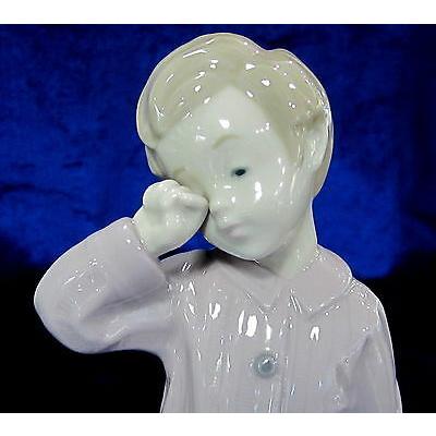 LLADRO（リヤドロ） NAO BY LLADRO SLEEPY HEAD BOY FIGURINE #1139