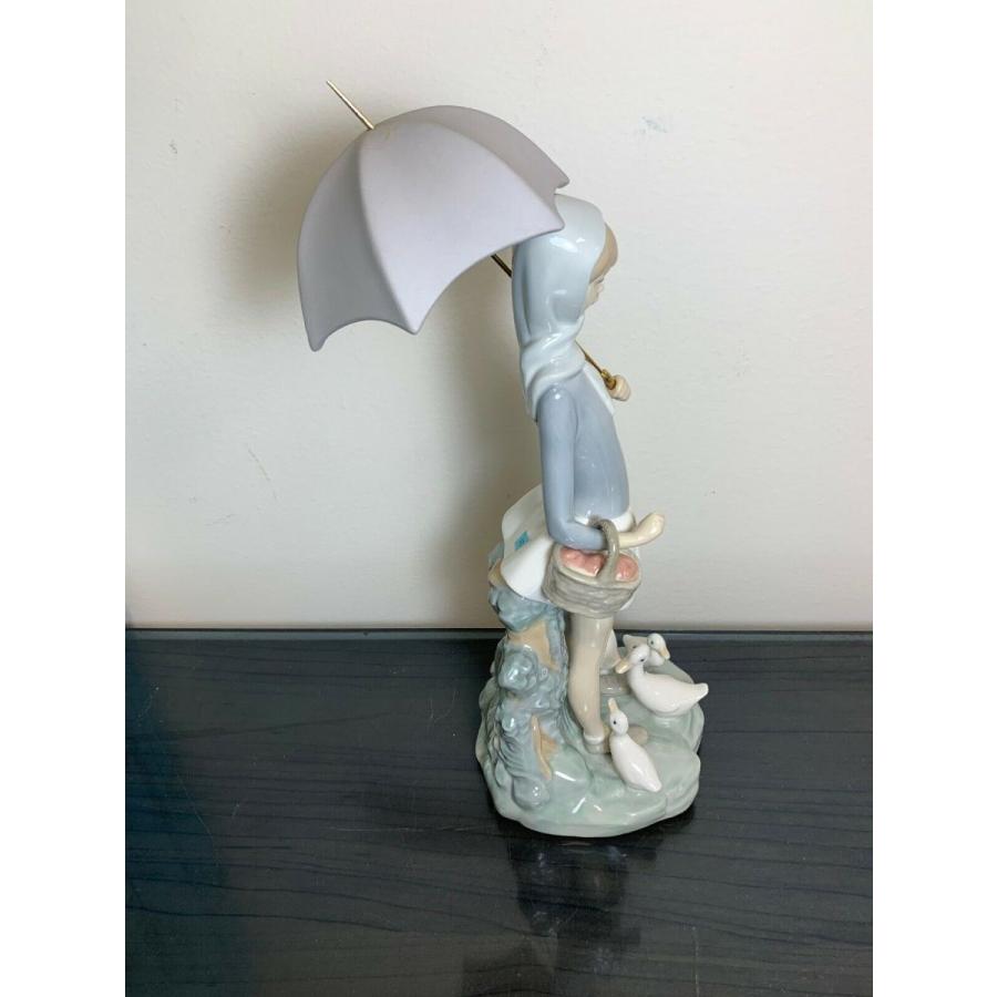 LLADRO（リヤドロ） Vintage Lladro Figurine Porcelain Girl With