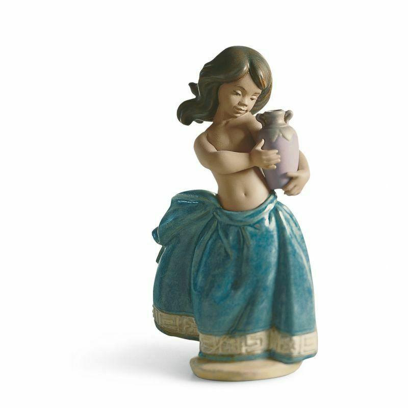 LLADRO（リヤドロ） Lladro Spartan Water Girl Figurine. Blue