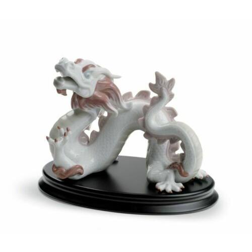リヤドロ Lladro The Dragon Figurine 01006715