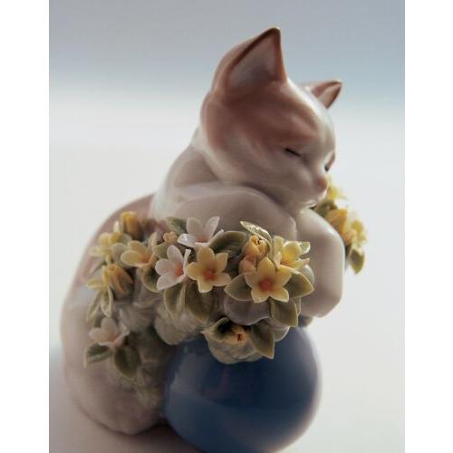 LLADRO（リヤドロ） Lladro Dreamy Kitten Cat Figurine 01006567 : 華