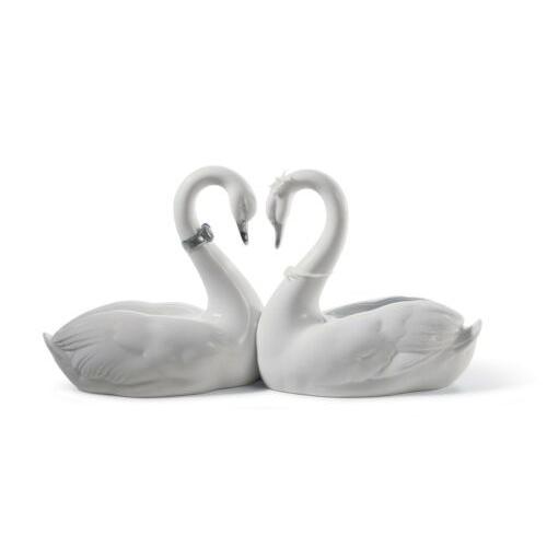 リヤドロ Lladro Endless Love Swans Figurine. Silver Lustre 01007049