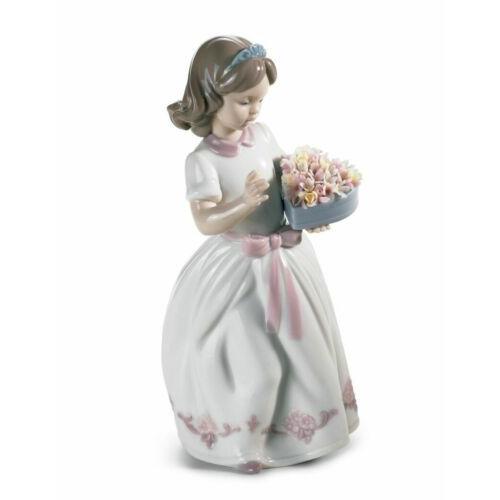 【値下中】 ⅩⅤ かわいい　人形　SPAIN スペインLLADRO リヤドロ LLADRO（リヤドロ） ?Lladro For A Special Someone Girl Figurine