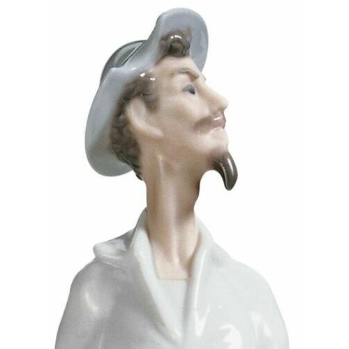 リヤドロ Lladro Don Quixote Standing Up 01004854