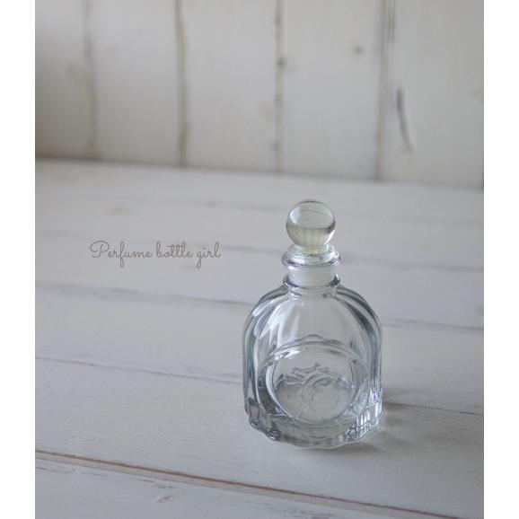 Perfume Bottle Girl パフュームボトル 女の子の絵柄 クリアグラス アンティークな香水瓶 アロマディフューザーなどに 1641 Kikisuu 通販 Yahoo ショッピング