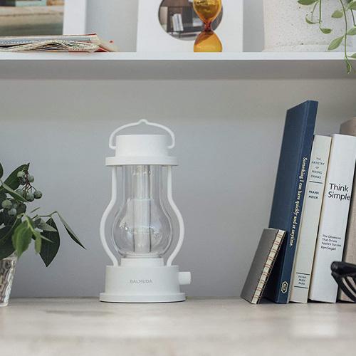 取寄品』バルミューダ ポータブルLEDランタン ホワイト L02A-WH『送料