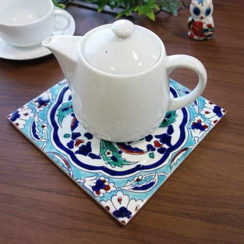 手描きのトルコタイル インテリア 伝統工芸品 ハンドペイント トルコ 