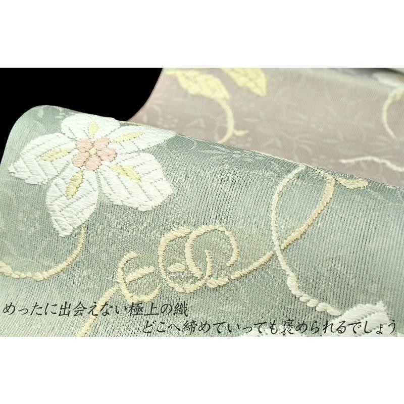 艶やかに締める唐織鉄線柄の袋帯