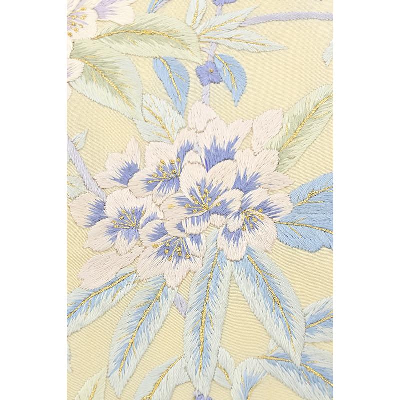 着物だいやす 632□付下げ□丹後ちりめん 刺繍 霞に花唐草文 月白色