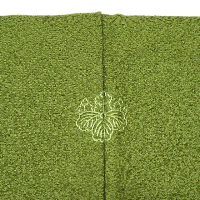 色無地 着物 未使用 正絹 袷 フォーマル 紋付き 地模様 花模様 菊 苔色  