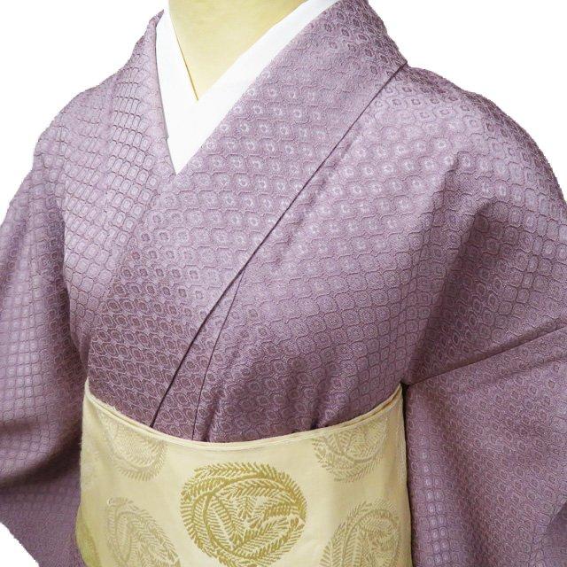 色無地 着物 中古 袷 フォーマル 紋付き 作家物 落款 地模様 薄色 身丈156cm 裄63cm M きもの北條 A1032-2 色無地 着物 中古 袷 フォーマル 紋付き 作家物 落款 地模様 薄色 身丈