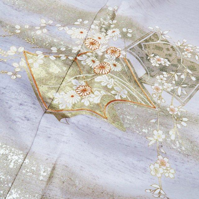 紬 着物 中古 正絹 袷 セミフォーマル 作家物 落款 金駒刺繍 和本に花の図 砂色 多色 金 身丈163cm 裄64cm L きもの北條 A1047-1 紬 着物 中古 正絹 袷 セミフォーマル 作家物 落款 金駒刺繍 和本に花