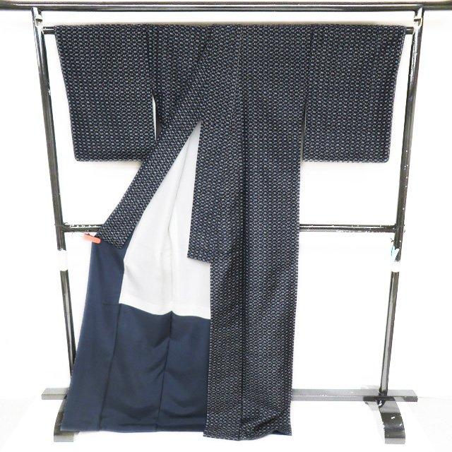 特選 絣 民芸 着物 未使用 正絹 袷 カジュアル 久留米 真綿加寿利 反端付き 黒色 青色 身丈173.5cm 裄68cm L トール きもの北條 A1077-4の画像
