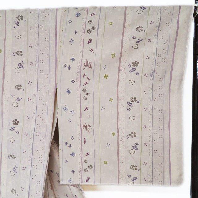 紬 着物 中古 正絹 袷 カジュアル 花模様 灰梅色 多色 身丈159cm 裄67cm M きもの北條 A1087-5 紬 着物 中古 正絹 袷 カジュアル 花模様 灰梅色 多色 身丈159cm 裄