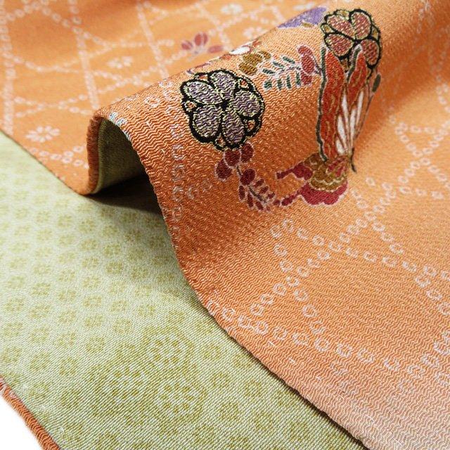 訪問着 着物 未使用 正絹 袷 花と蝶の図 籠目模様 暈し 縮緬地 東雲色