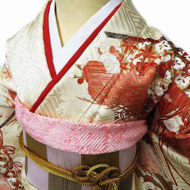 振袖 着物 中古 正絹 本加工 金駒刺繍 花模様 几帳 地模様 練色 多色