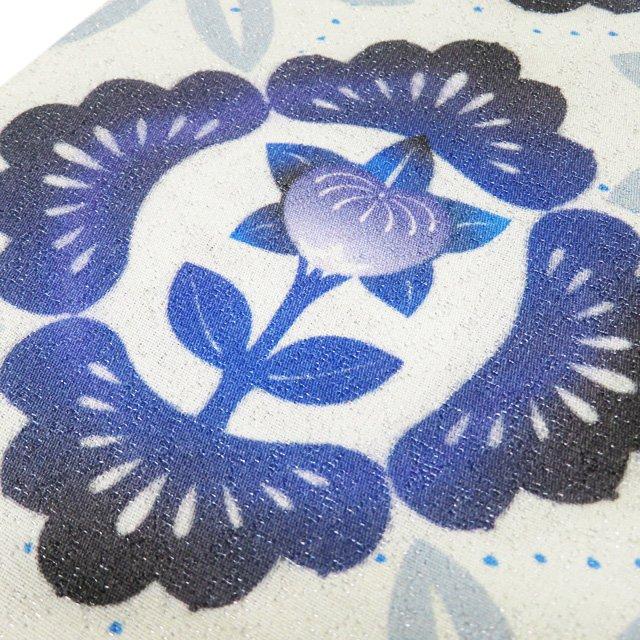 新品　半幅帯 正絹 カジュアル 未仕立て 全通 花模様 松 橘 銀通し 灰白色 青系色 多色 きもの北條 A1127-7 新品 半幅帯 正絹 カジュアル 未仕立て 全通 花模様 松 橘 銀通し