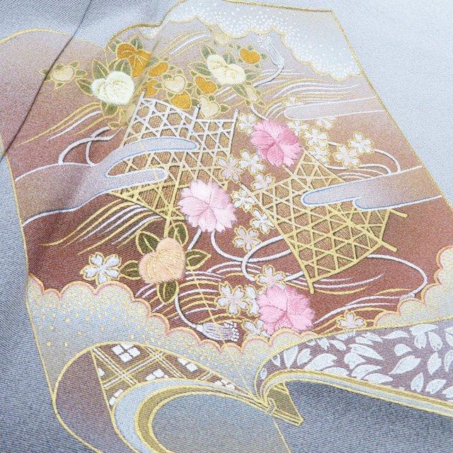 特選 付け下げ 付下げ 訪問着 着物 中古 袷 福田喜三郎 刺繍 和本に花 暈し 絹鼠色 煤色 金 身丈164cm 裄70cm L ワイド きもの北條 A1168-8の画像