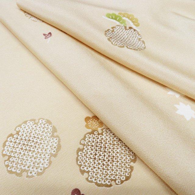 特選 反物 着物 未仕立て 小紋 新古品 正絹 縮緬地 カジュアル 志ま亀 鹿の子雪輪に松竹梅模様 香色 多色 きもの北條 A1191-7の画像