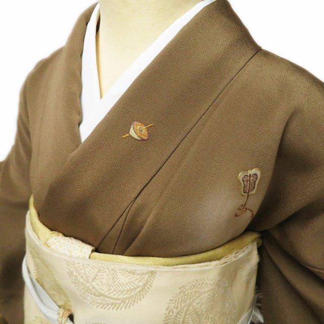 特選 訪問着 着物 中古 正絹 縮緬地 袷 紋付き 千總 刺繍 器物文様 玩具 紀州茶色 多色 身丈162.5cm 裄68cm M きもの北條 A1196-6の画像