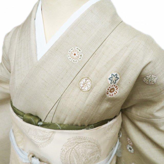 特選 ゴールデンムガ 着物 中古 正絹 単衣 カジュアル 花模様 灰みの薄い緑系色 多色 金 身丈161cm 裄67cm M きもの北條 A1271-5の画像