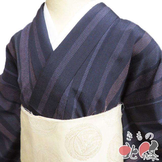 正絹 塩沢お召 黒×白 十字絣 亀甲絣 市松取り 袷 お召 バチ襟 美品 塩沢 お召し 御召 着物 中古 袷 正絹 カジュアル 縦縞模様 亀甲絣 濃色