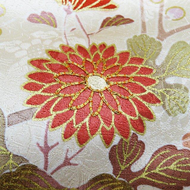 ☆きもの北條☆ 花の図 金駒刺繍 地模様 季節を彩る装いに 鳥の子色 多 