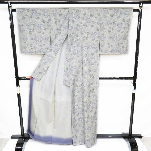 ＼ FINAL PRICE ／ 特選 大島紬 白大島 着物 中古 正絹 カジュアル 花模様 牡丹 身丈161.5cm 裄66.5cm M きもの北條 A959-3の画像