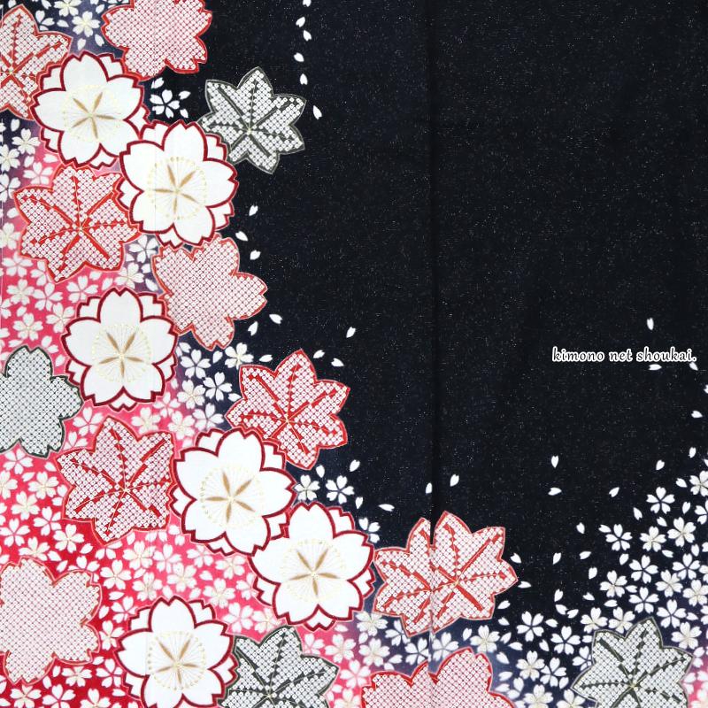 送料無料】【中古】 振袖 正絹(展示品 ランクS 黒 赤 桜 紅葉 送料無料】【中古】 振袖 正絹(展示品 ランクS 黒 赤 桜 紅葉