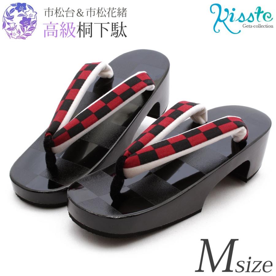 お正月飾り(ナンキンハゼ&ヒカゲノカズラ) / スワッグ　お正月飾り　しめ飾り お正月飾り(ナンキンハゼ&ヒカゲノカズラ) / スワッグ お正月飾り