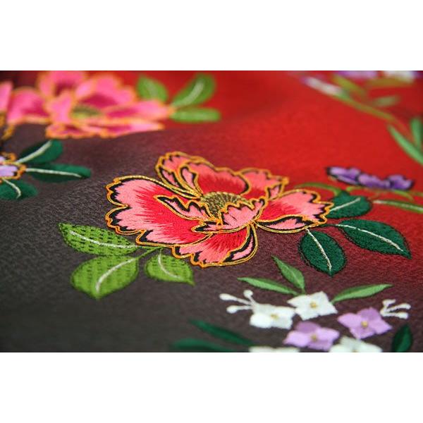 未仕立て正絹中振袖 赤地濃グレーぼかしに吉祥華刺繍_2