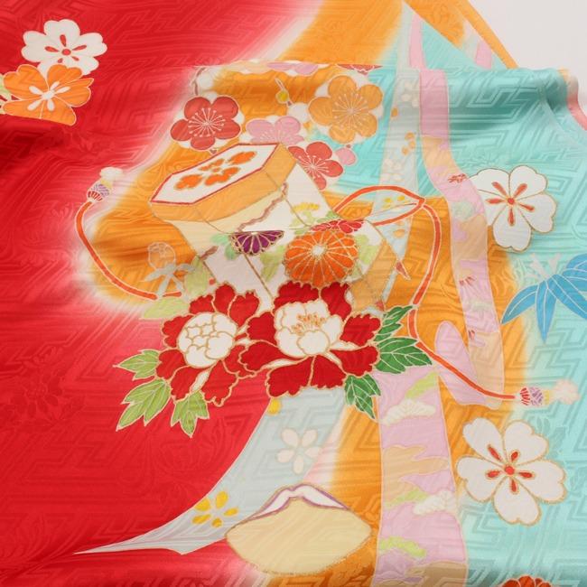 女児四つ身祝着　赤色 花柄 鶴模様 重ね襟　和装　着物　浴衣　七五三　絵羽板 七五三 7歳 女の子用 正絹 絵羽付け 手描 金駒刺繍 四つ身の着物
