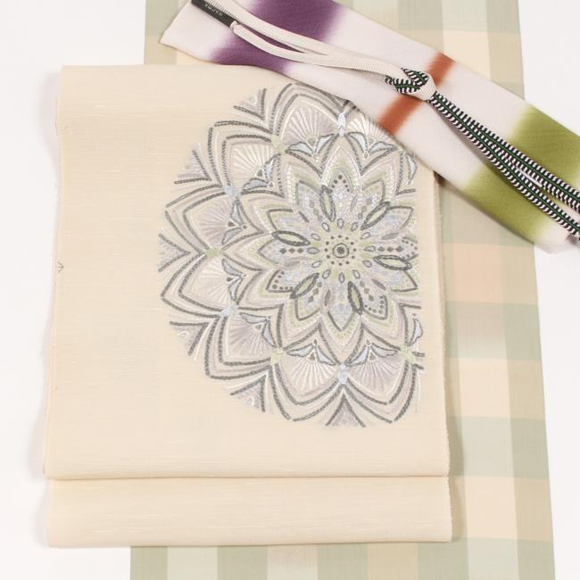 手刺繍 特選九寸 名古屋帯 刺繍 正絹 南通 紬地 生成り地 華文 お太鼓
