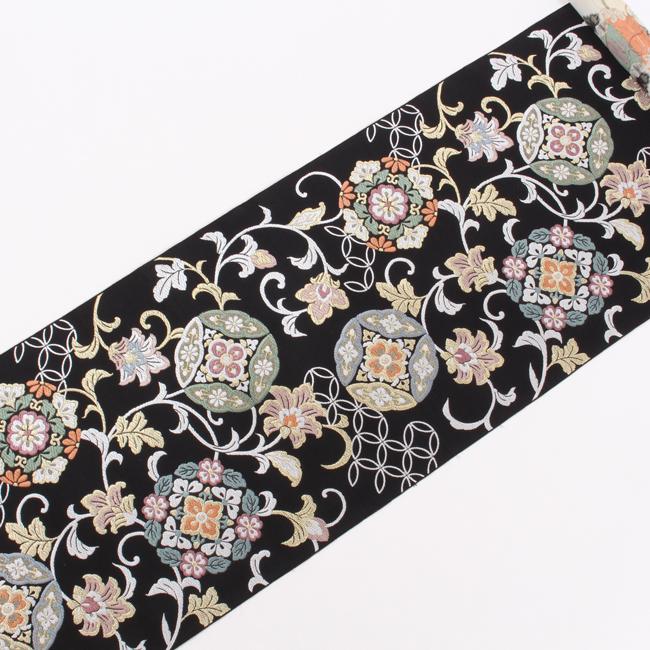 A 単衣 セミアンティーク 市松唐草模様 黒色 ベージュ 紬 正絹 小紋 着物 A 単衣 セミアンティーク 市松唐草模様 黒色 ベージュ 紬 正絹