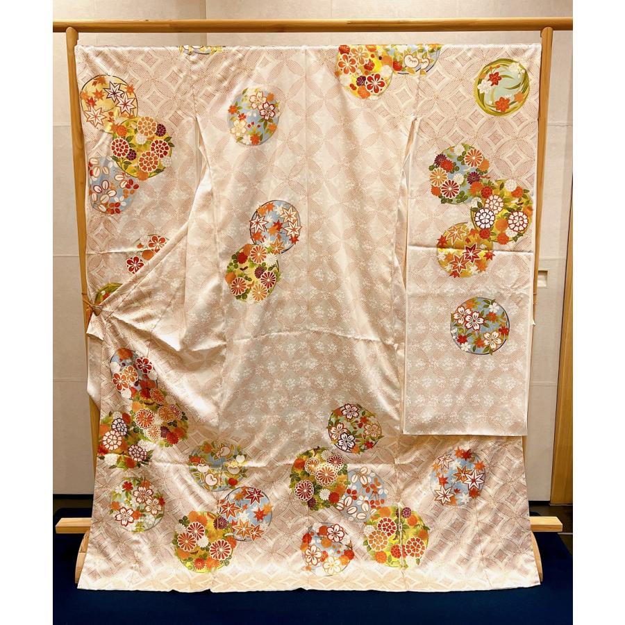 東京友禅 振袖 花の丸 白地 七宝 商品価格：858.000円（税込）特別価格