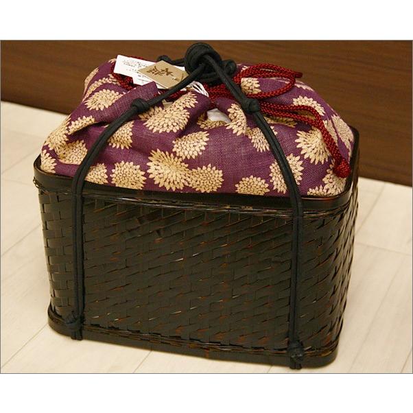 浴衣用の籠バッグ（麻素材利用）17-14.巾着付き・赤紫地に菊柄 和装バッグ、巾着