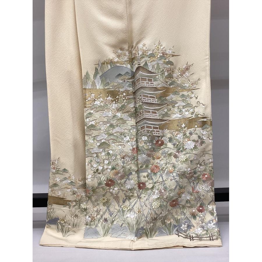 着物 留袖 刺繍色留袖 未使用 中古 草花柄 ベージュ 正絹 裄69cm 