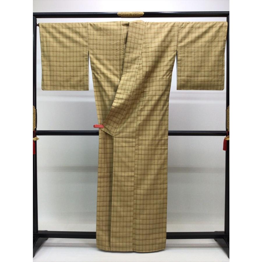 着物 紬（つむぎ） 久米島紬 未使用 中古 格子柄 ベージュ 正絹 裄68cm 