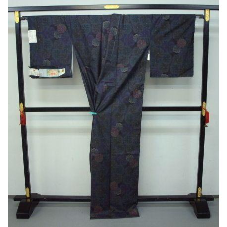 伝統工芸品 本場大島紬 0089 純泥染 旗印 グリーン系 お仕立て上がり