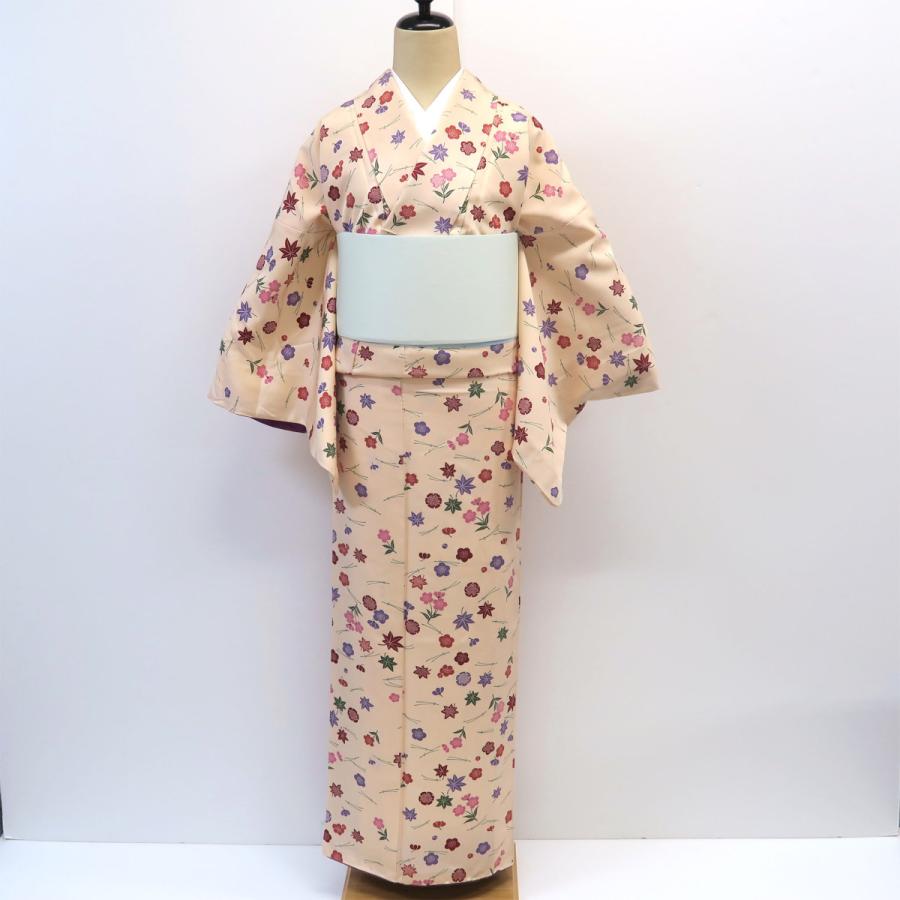 小紋 肌色地に吹き寄せ柄 中古 美品 着物 手縫い 大き目 正絹 シルク  